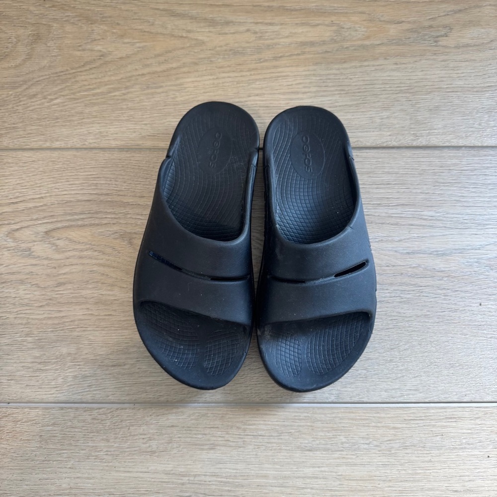 OOFOS Black Women's Slide Sandals